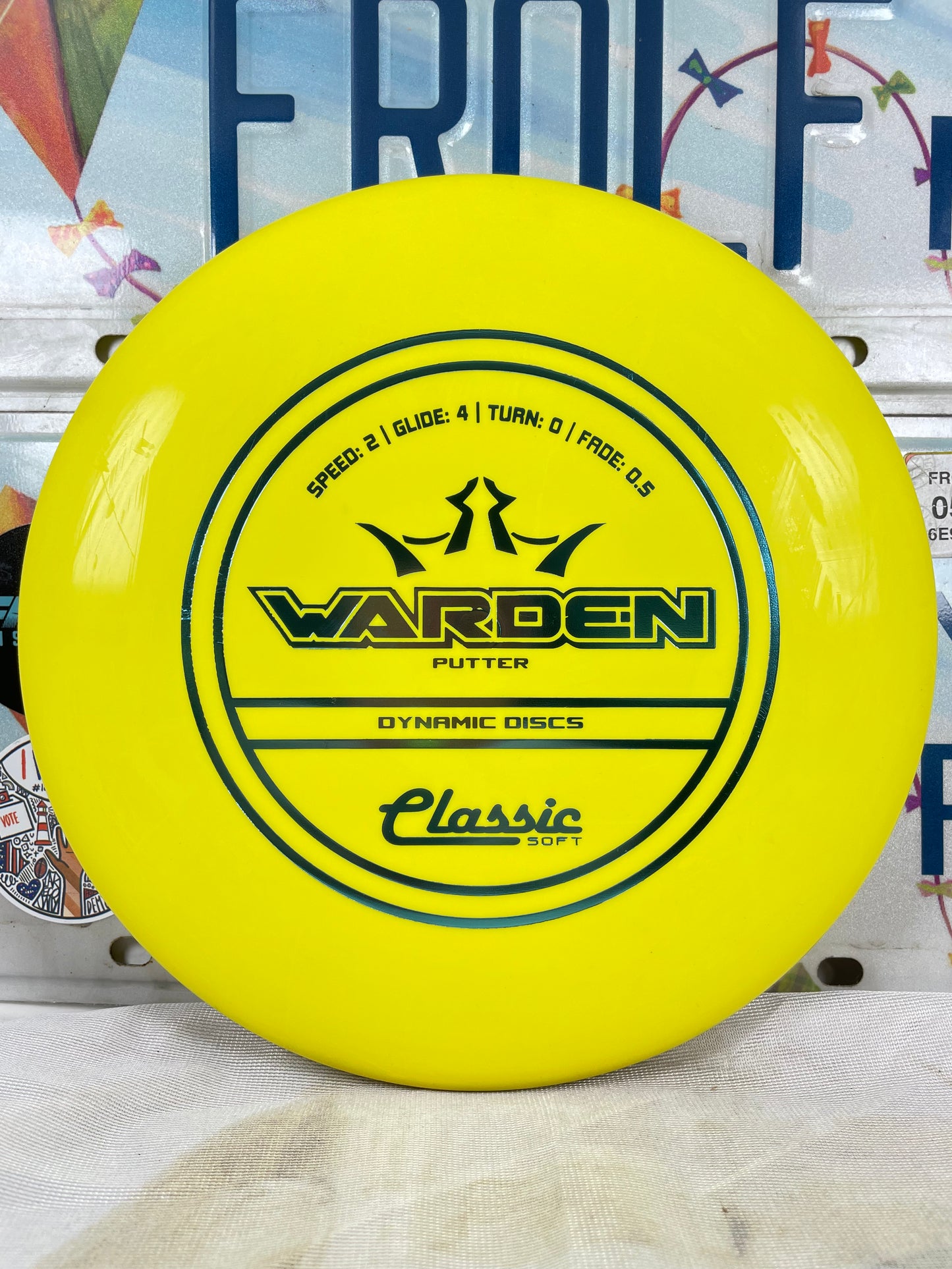 Dynamic Discs Warden Classic Soft Yellow 173g Putter