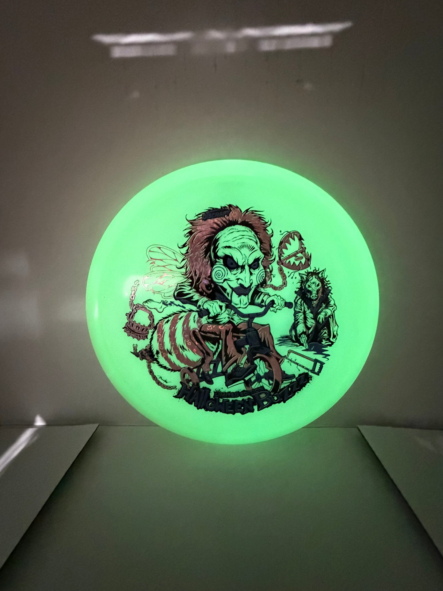 Discraft Buzzz Mega Glo 181g Halloween '26 Midrange